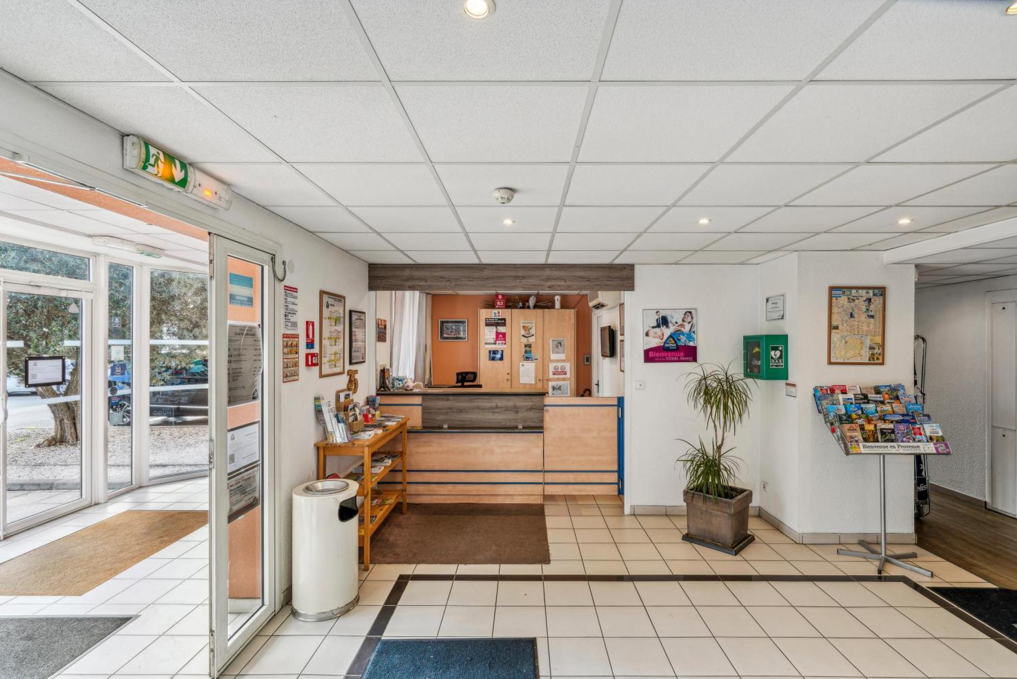 Hotel Akena Chateaurenard - Parc Des Expositions Avignon Eksteriør billede